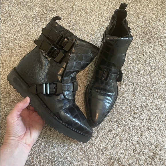Alexander Wang Frankie leather alligator embossed strappy buckle bootie size 36 - Picture 1 of 10